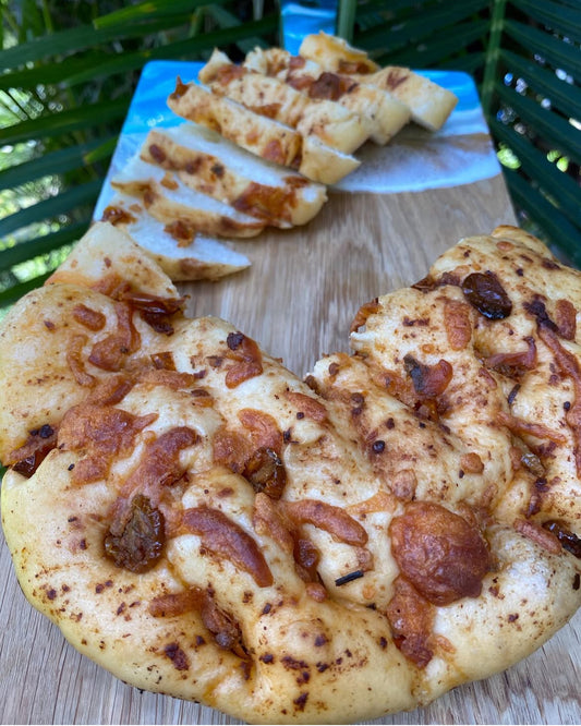 Focaccia de pimiento, cebolla y mozarela